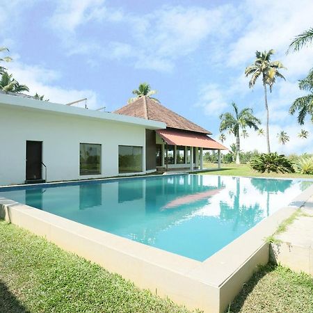 Oyo 26874 Manor Backwater Resort Kumarakom Exterior photo