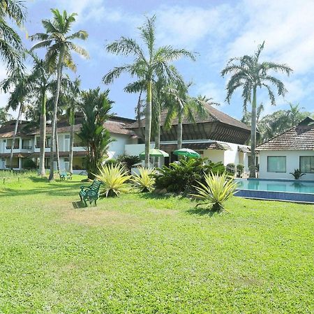 Oyo 26874 Manor Backwater Resort Kumarakom Exterior photo