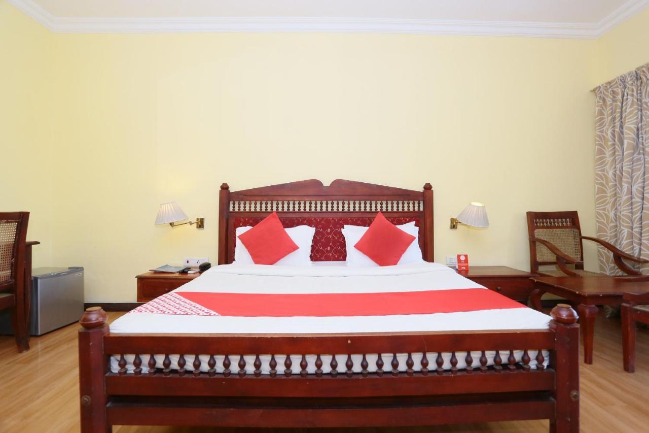 Oyo 26874 Manor Backwater Resort Kumarakom Exterior photo