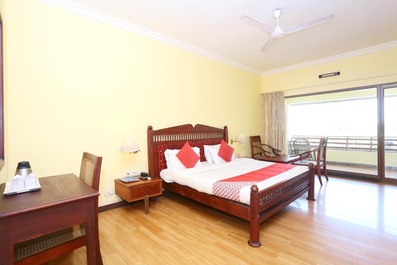 Oyo 26874 Manor Backwater Resort Kumarakom Exterior photo