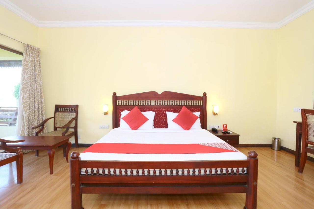 Oyo 26874 Manor Backwater Resort Kumarakom Exterior photo