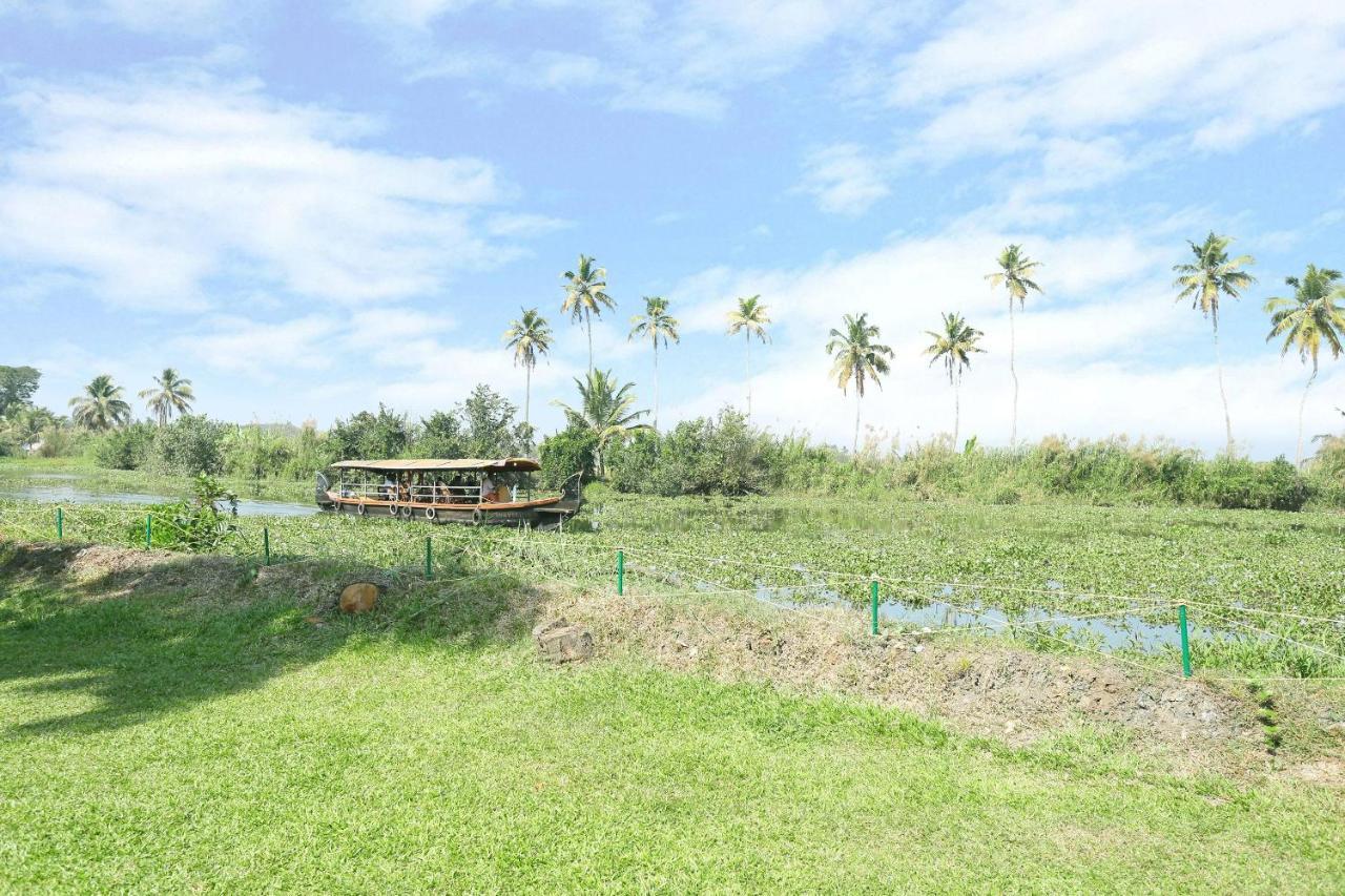 Oyo 26874 Manor Backwater Resort Kumarakom Exterior photo