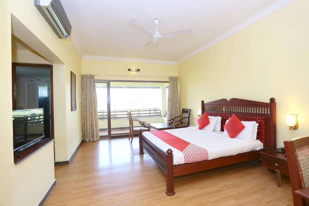 Oyo 26874 Manor Backwater Resort Kumarakom Exterior photo