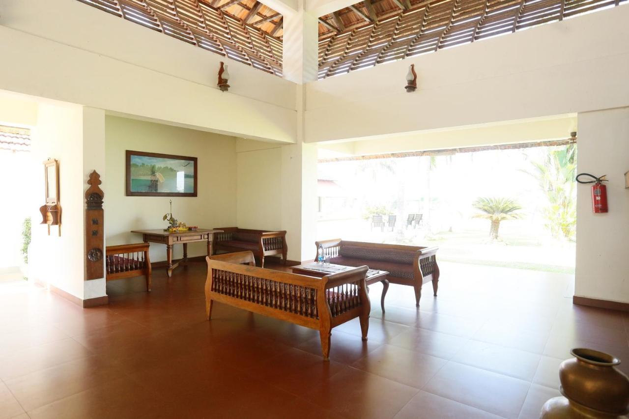 Oyo 26874 Manor Backwater Resort Kumarakom Exterior photo