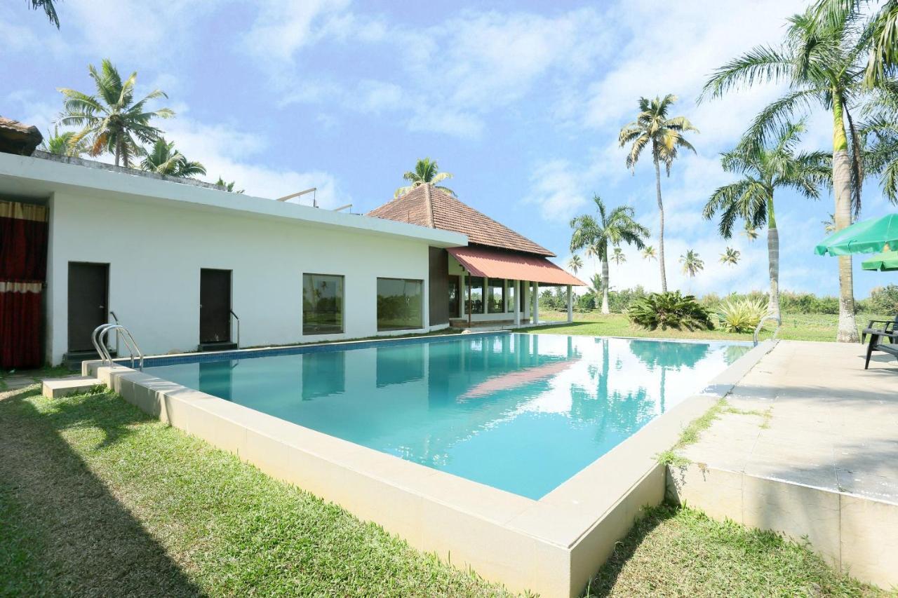 Oyo 26874 Manor Backwater Resort Kumarakom Exterior photo