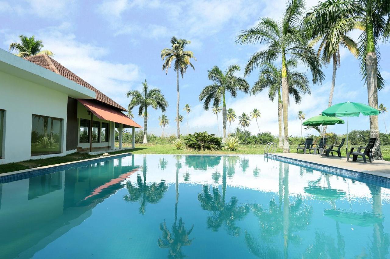 Oyo 26874 Manor Backwater Resort Kumarakom Exterior photo