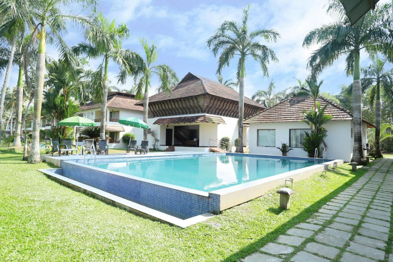 Oyo 26874 Manor Backwater Resort Kumarakom Exterior photo