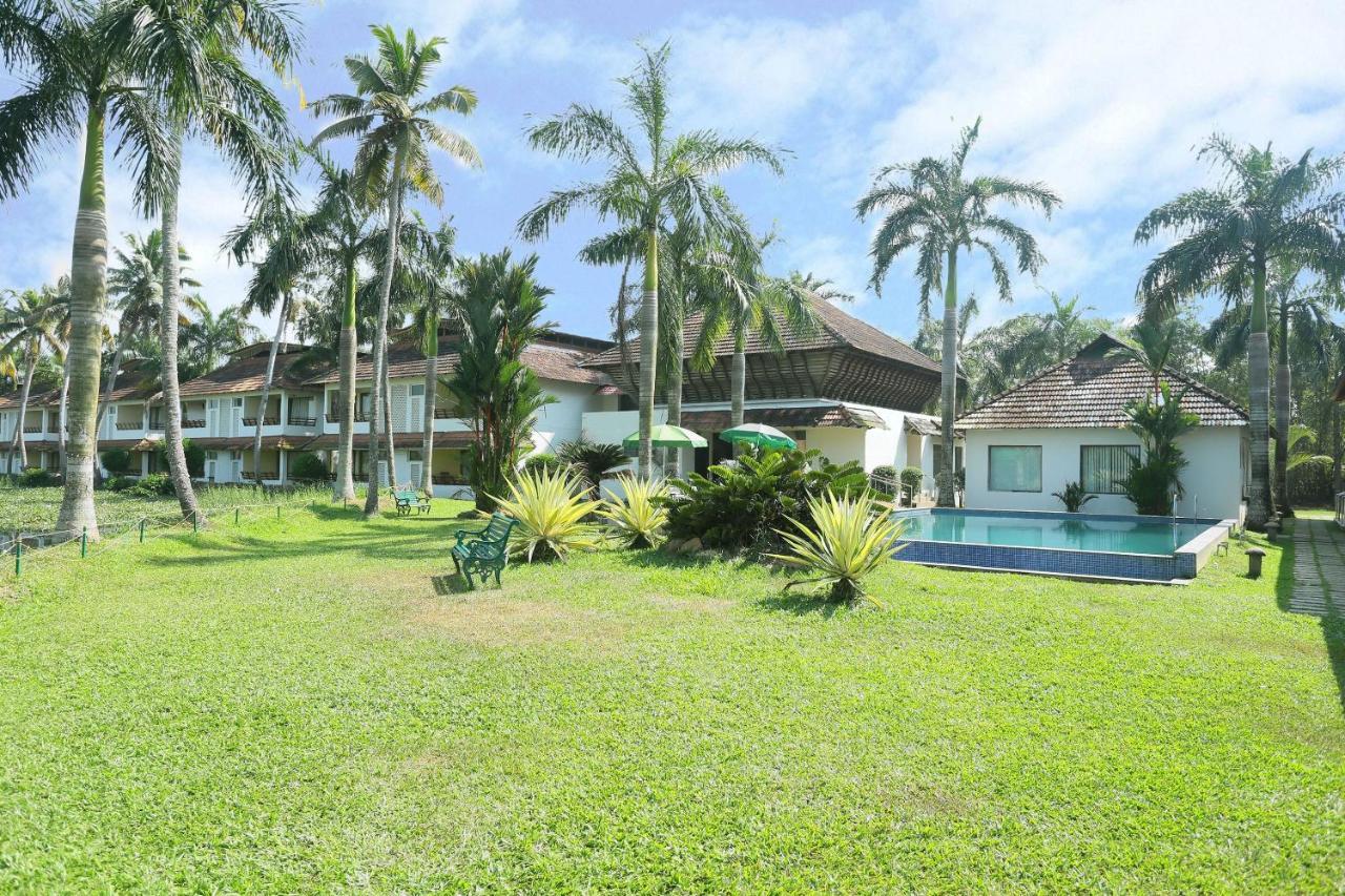 Oyo 26874 Manor Backwater Resort Kumarakom Exterior photo