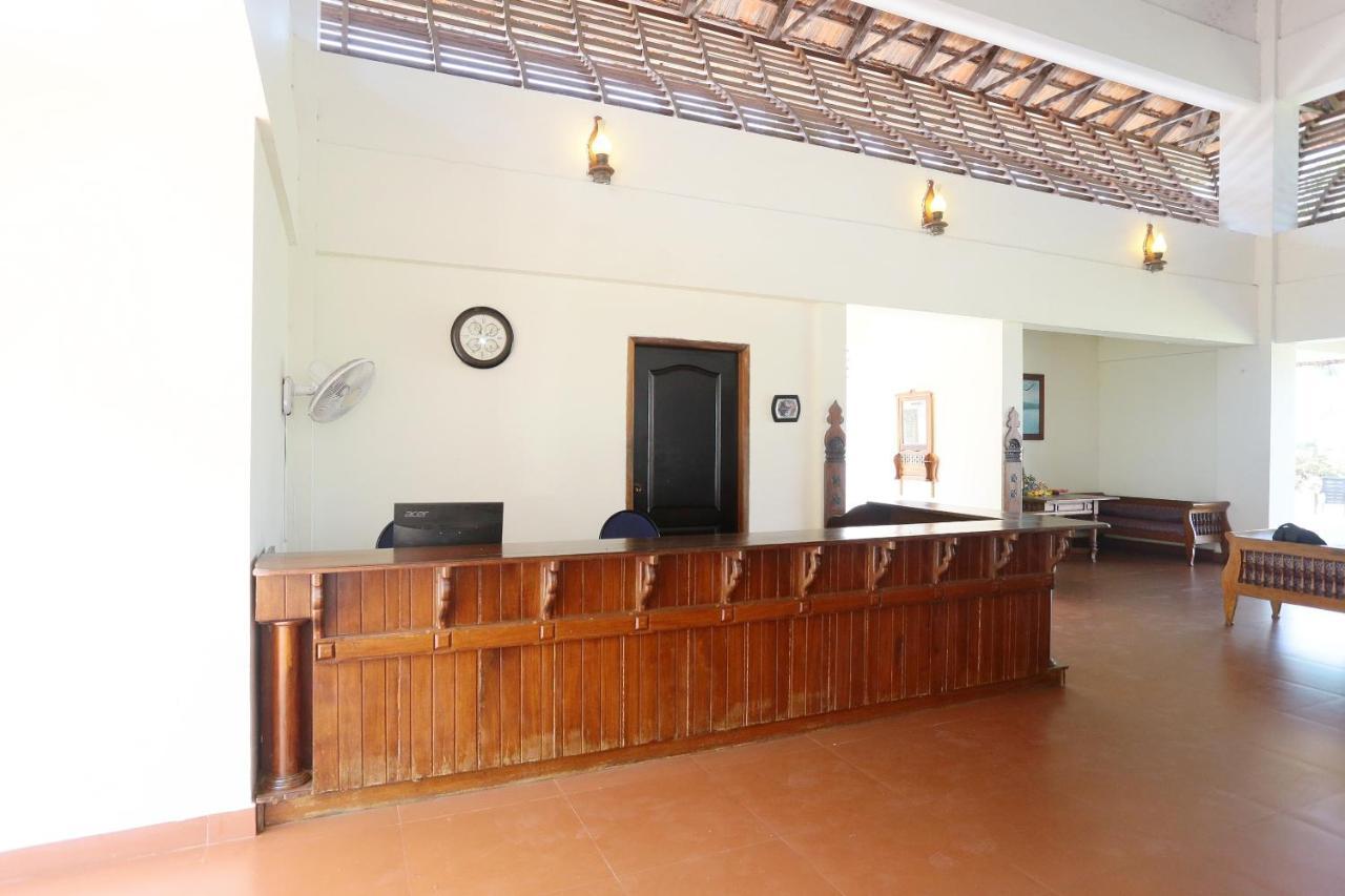Oyo 26874 Manor Backwater Resort Kumarakom Exterior photo