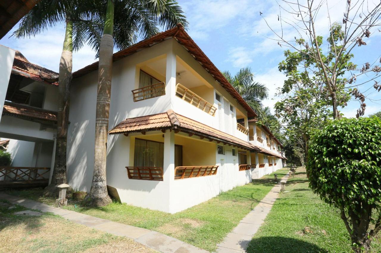 Oyo 26874 Manor Backwater Resort Kumarakom Exterior photo